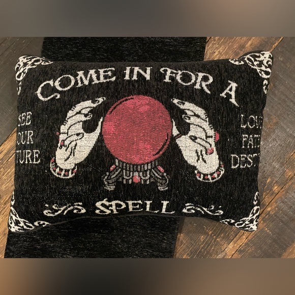 MUMMY MANOR NEW “COME IN FOR A SPELL” Decorative Table Runner AND Pillow Set - Picture 8 of 11